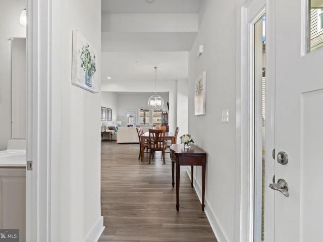 2833 Town View Circle