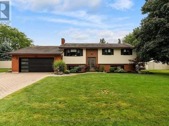283 Churchill Drive, South Huron Exeter, ON, N0M 1S1 house for sale | Listing ID X13709 | Royal LePage