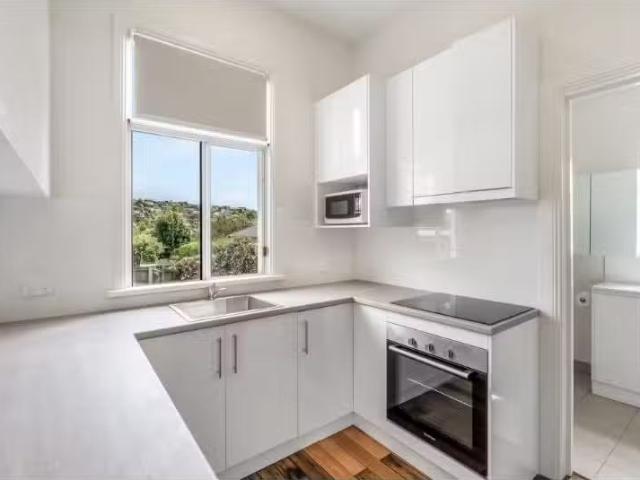 2/83 Arthur Street, WEST HOBART House for rent Listed by Soph.