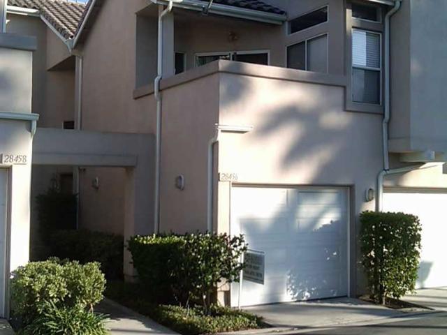 28456 Yosemite Dr, 3 beds, 3 full baths