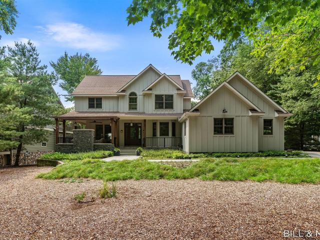 2840 Lake Breeze Drive