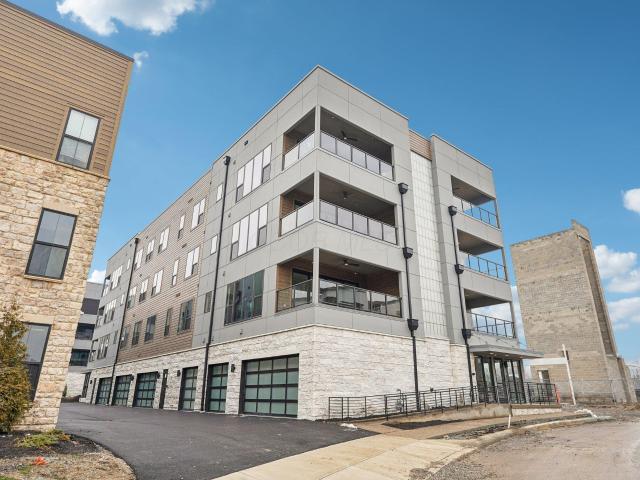 2842 Gunnison Drive # 204