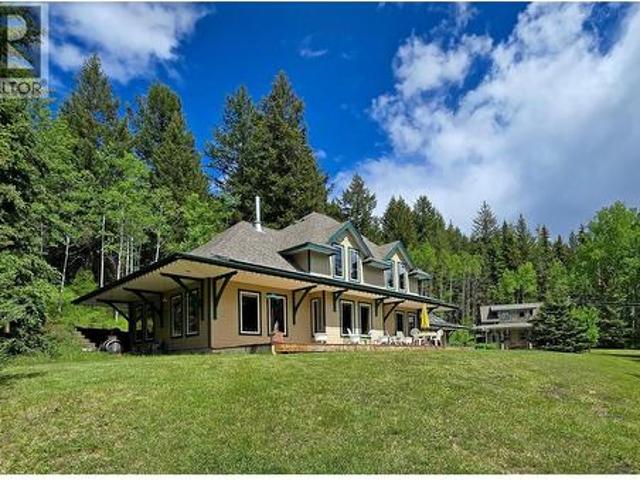 2842 Pioneer Crescent, 150 Mile House, BC, V0K 2G0 house for sale | Listing ID R3135 | Royal LePage