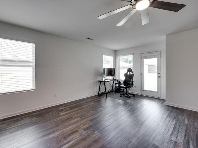 284 Camden Ct