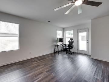 284 Camden Ct