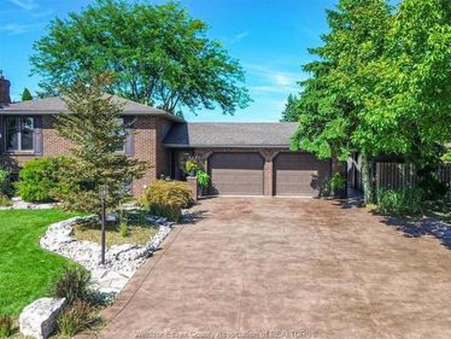 284 Beneteau, River Canard, ON, N9V 3R3 house for sale | Listing ID 26020 | Royal LePage