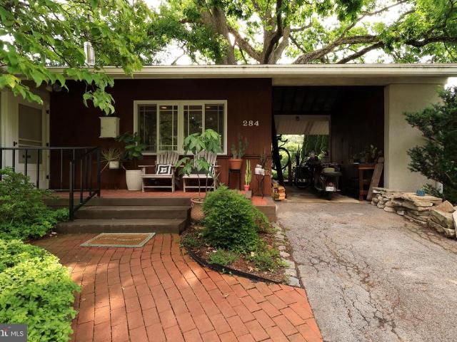 284 E Mccormick Avenue
