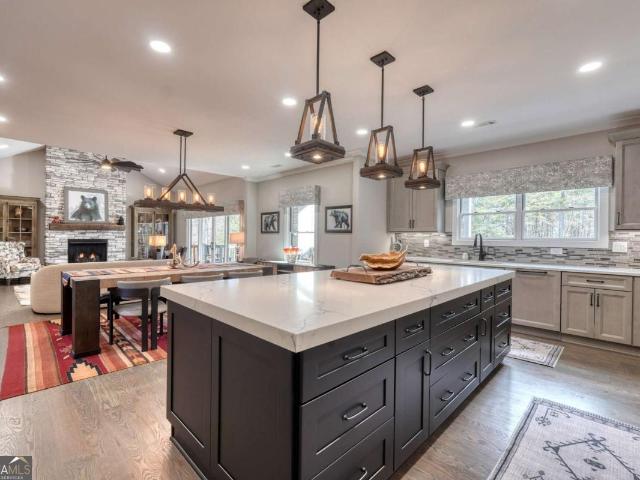284 Eastridge Court