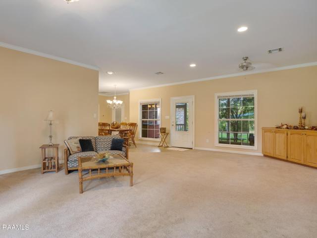 284 Meadow Cir, Opelousas, LA 70570 | MLS #RA2500003