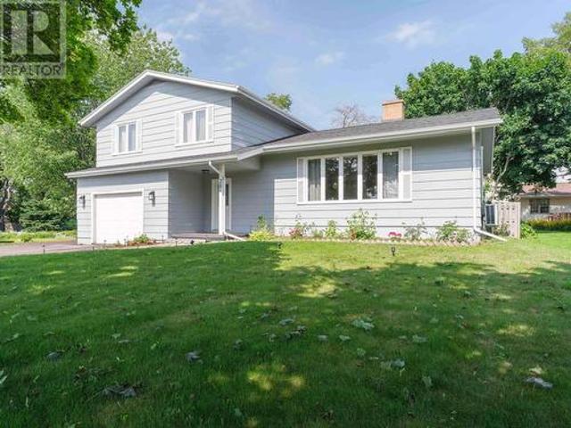 284 North River Road, Charlottetown, PE, C1A 3L8 house for sale | Listing ID 202619 | Royal LePage