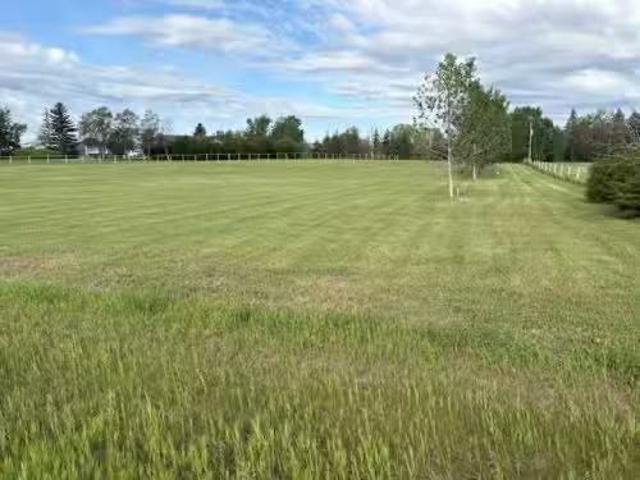 284A Range Road, Rural Rocky View County, AB, T3S 0A6 vacant.