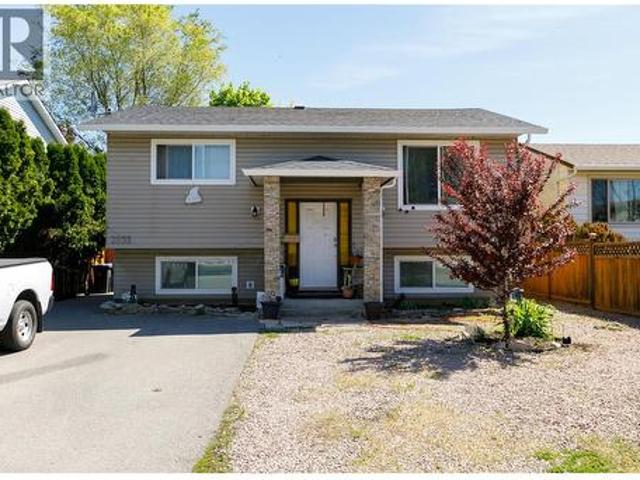 2855 Bouvette Street, Kelowna, BC, V1Y 3K5 house for sale | Listing ID 10382 | Royal LePage