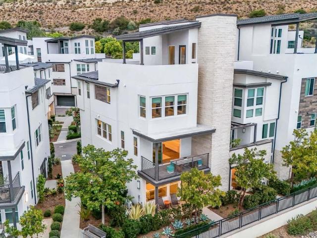 2858 Avella Cir