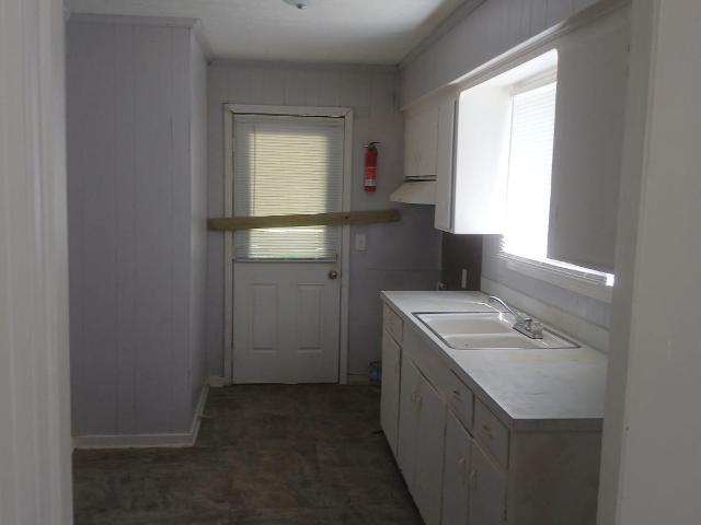 2858 Queensroad Avenue