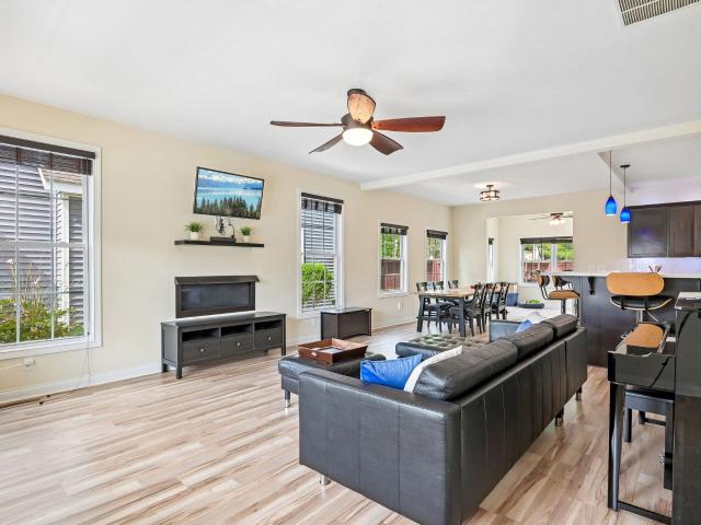 2859 E Garden Path