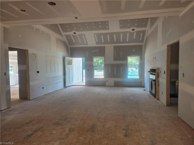 2850 Leonard Road