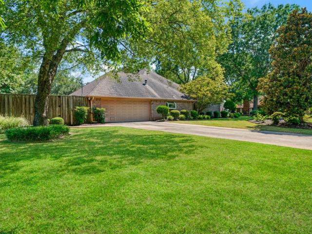 2850 Willow Bend