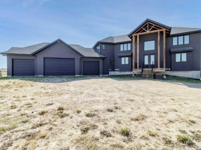 28513 Township Road 374, Rural Red Deer County, AB, T4N 5E4 Luxury House for sale | Listing ID A2314 | Royal LePage Carriage Trade Luxury Properties