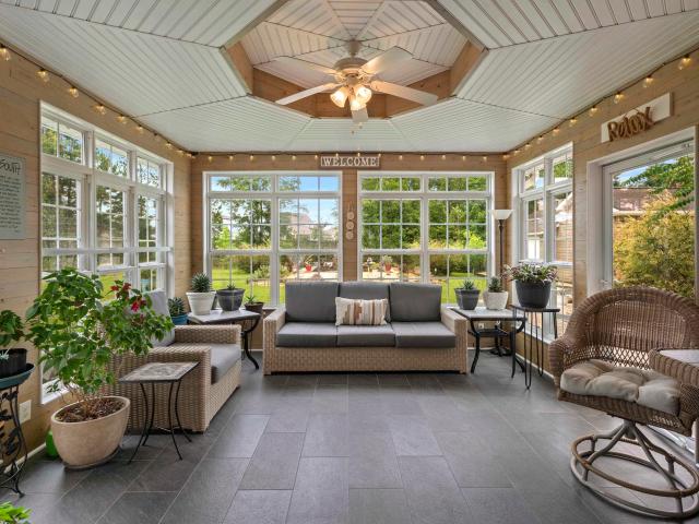 285 Camrose Way