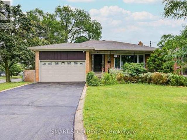 285 Churchill Avenue, Toronto, ON, M2R 1E5 house for sale | Listing ID C13717 | Royal LePage