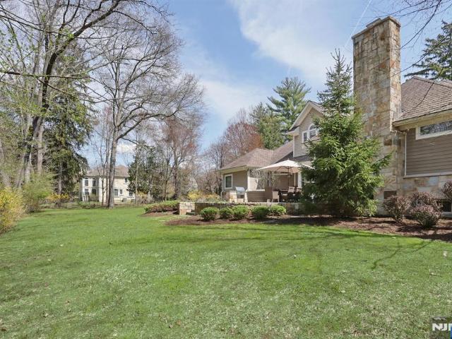 285 E Saddle River Road