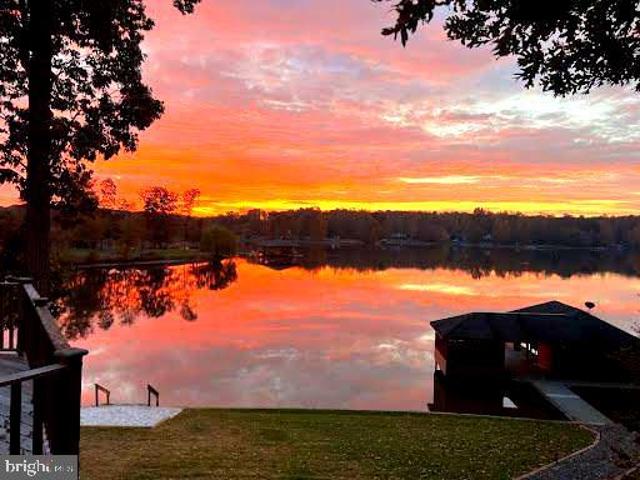 285 Lakewood Landing Drive