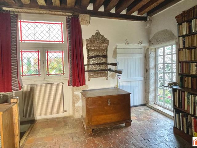 285 m2 hab et dépendances sur 4036 m2 clos de murs 285m² Mer
