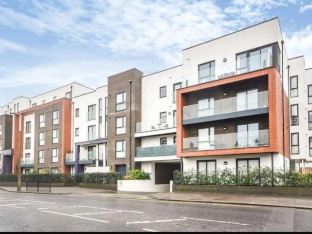 285 Sutton Road, Southend on Sea, SS2 2 bed apartment to rent £1,450 pcm £335 pw