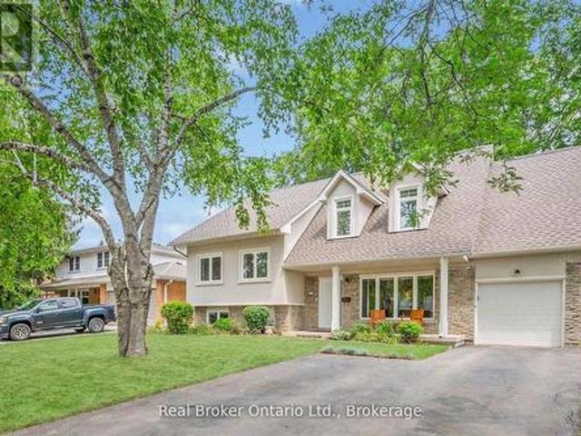 285 Surrey Drive, Oakville Br Bronte, ON, L6L 3T6 house for sale | Listing ID W13589 | Royal LePage