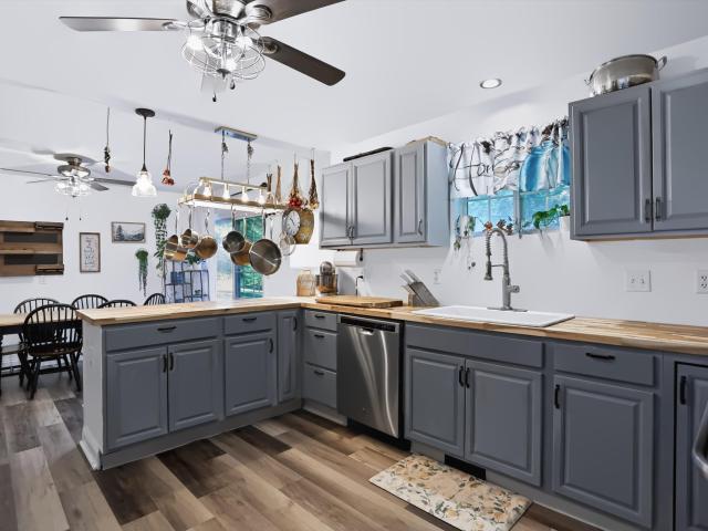 285 Robb Hill Road