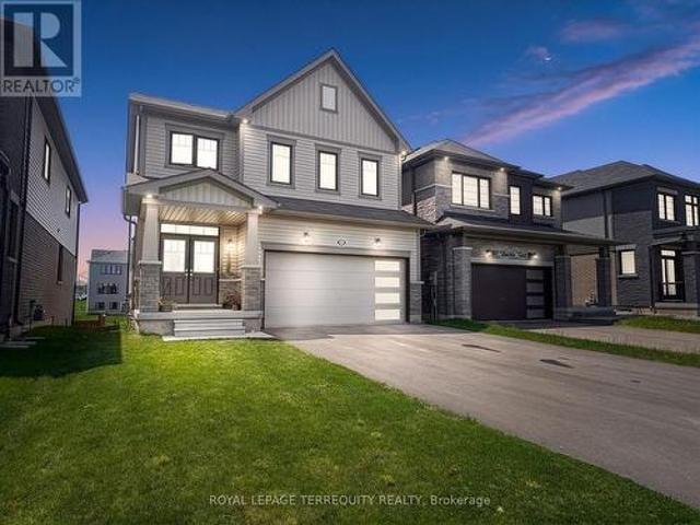 285 Vanilla Trail, Thorold, ON, L2V 0K8 house for sale | Listing ID X13597 | Royal LePage