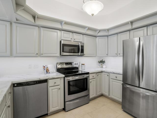28641 N Lake Dr, Unit 3C