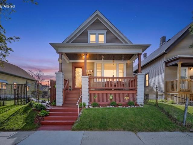 2865 N 17th St, Milwaukee, WI 53206