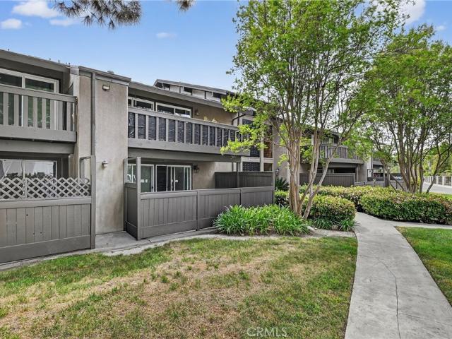 28661 Via Las Flores, Unit 307, Murrieta, CA 92563 | MLS #IG26069
