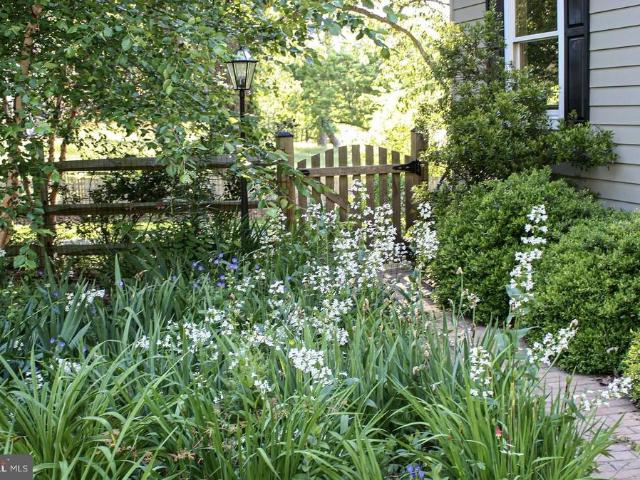 28674 Edgemere Road