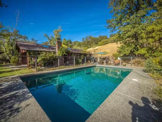 28678 RIVER RD, CLOVERDALE, CA 95425