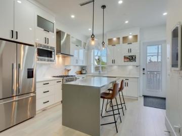 Greater Vancouver - Garden, Fireplace, Parking