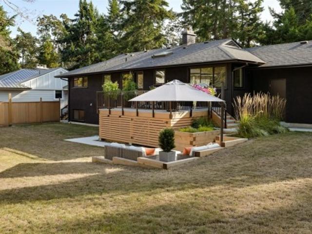2860 Tudor Ave, Saanich, BC, V8N 1L9 house for sale | Listing ID 1049 | Royal LePage