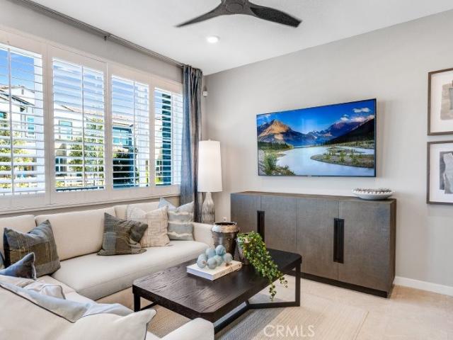 2863 E Amberley Privado