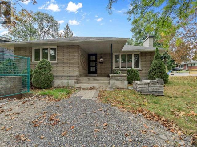 286 Clare Street Ottawa, ON K1Z7E4