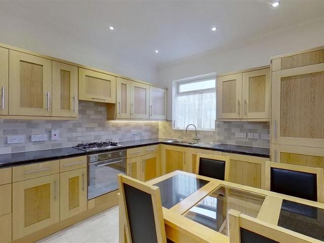 286 Merton Road, London, SW18 5JN, United Kingdom | 2 bed apartment for rent #140656087 | Rentberry