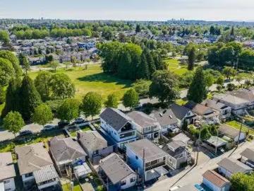 2877 Cambridge Street, Vancouver, BC, V5J 3Z1 duplex for sal.