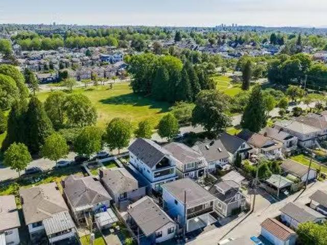 2877 Cambridge Street, Vancouver, BC, V5J 3Z1 duplex for sal.