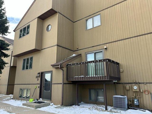 2877 Warwick Loop Apt D, Bismarck, ND 58504