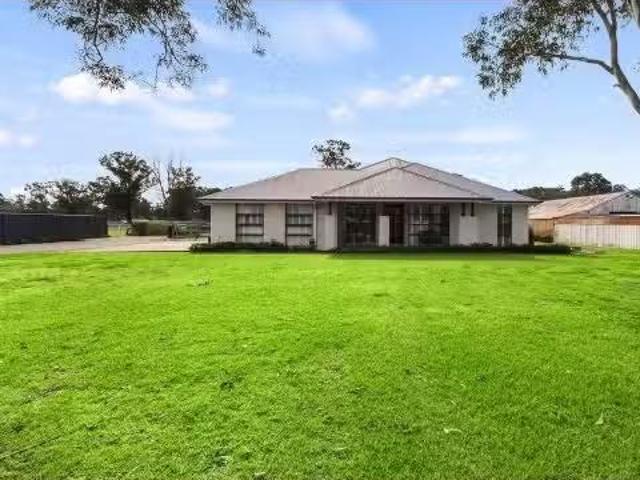 287 Reynolds Road, Londonderry Property for rent Listed by Re.
