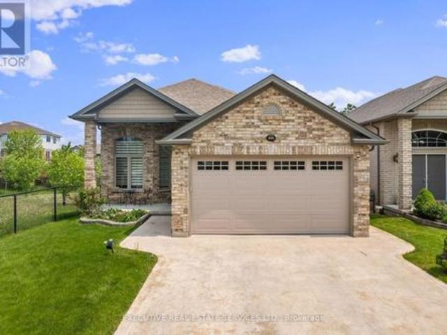 2884 Devon Road, London South, ON, N6E 0A4 house for sale | Listing ID X13875 | Royal LePage
