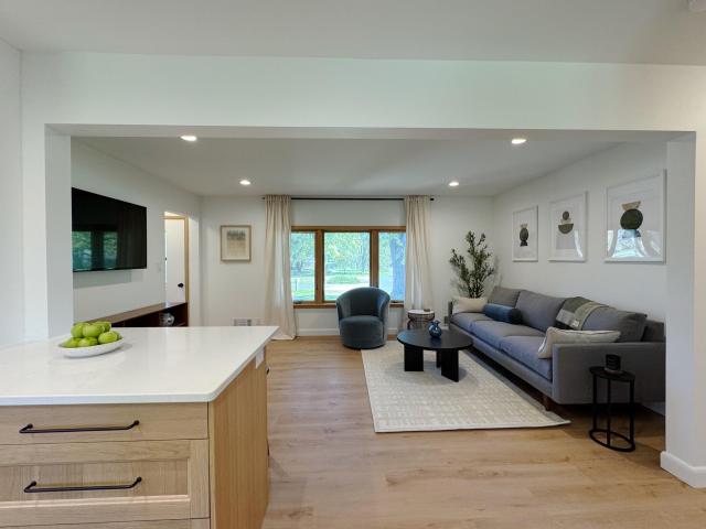2885 Burlawn Pkwy