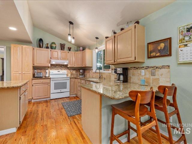 2887 S Snowflake Dr