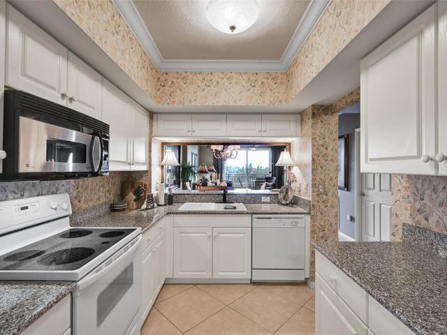 2880 NE 14th Street Causeway, 710, Pompano Beach, US, FL