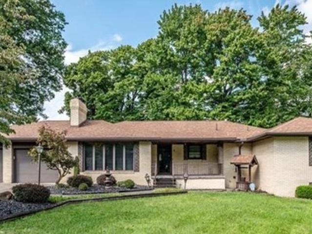 2882 Decamp Rd, Youngstown, OH 44511